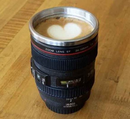 cangkir kopi lensa kamera