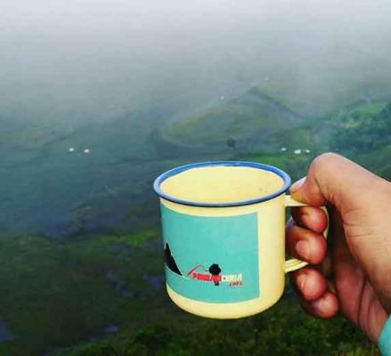 fungsi cangkir kopi gunung
