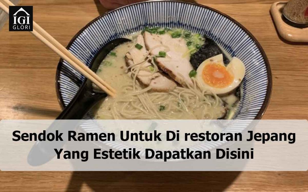 Sendok Ramen Untuk Di restoran Jepang Yang Estetik