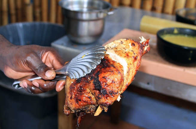 8. Jerk Chicken di Jamaika