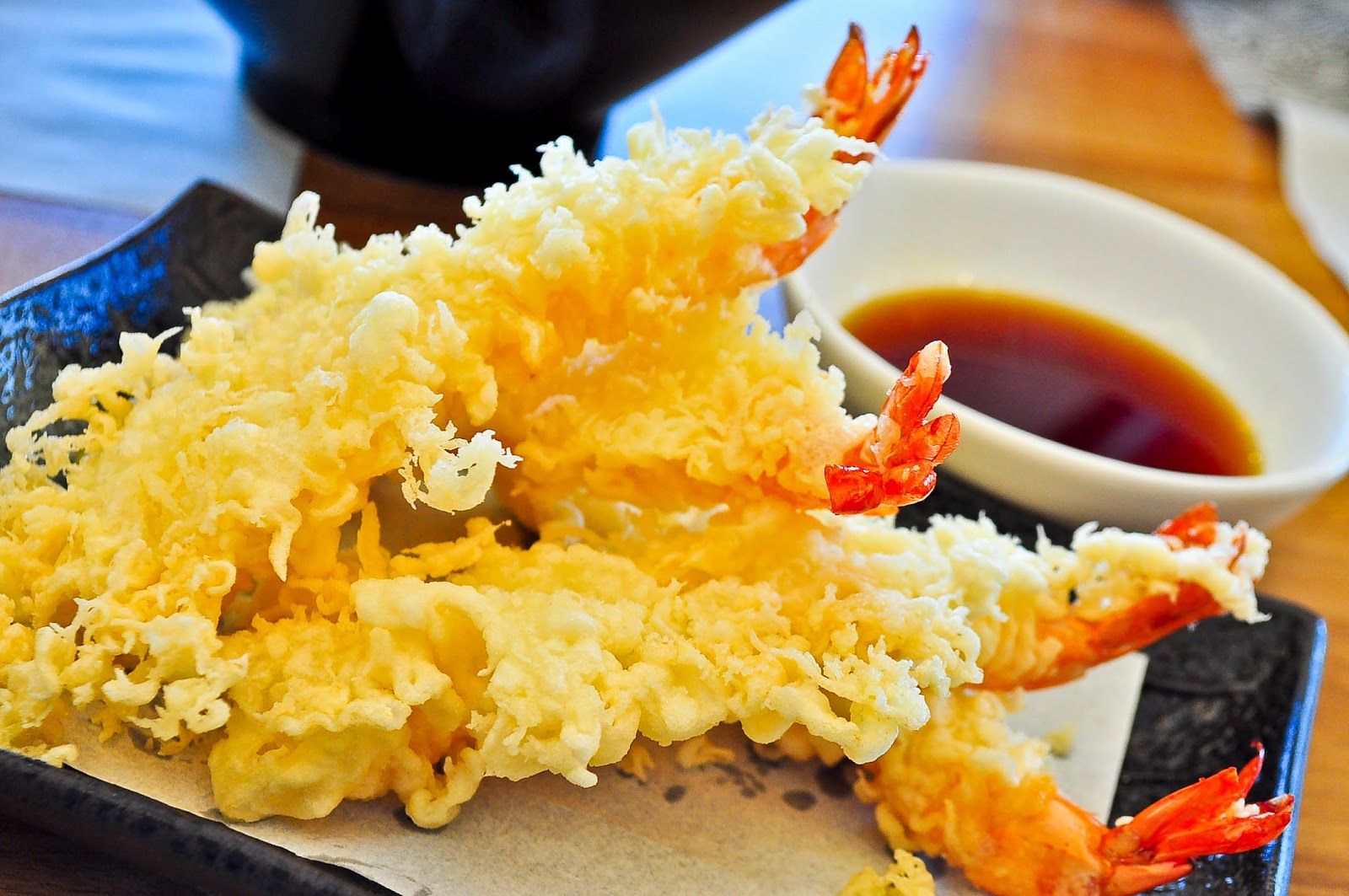Makanan Tempura cocok dimakan dengan Soba atau Udon, dan juga Nasi!